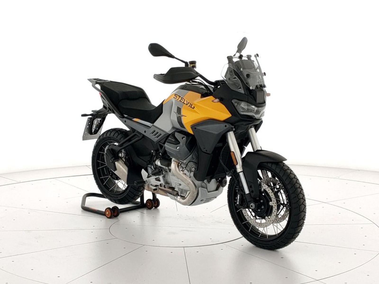 Moto Guzzi Stelvio E5+