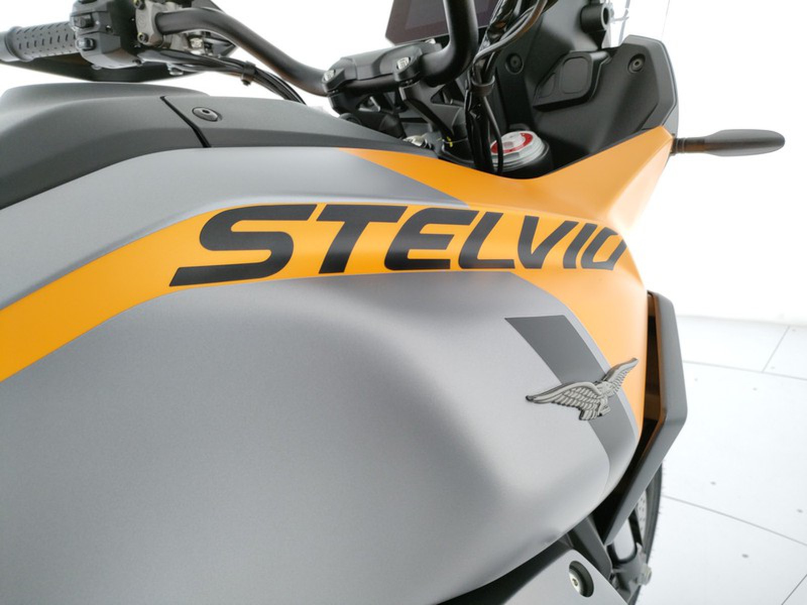 Moto Guzzi Stelvio E5+