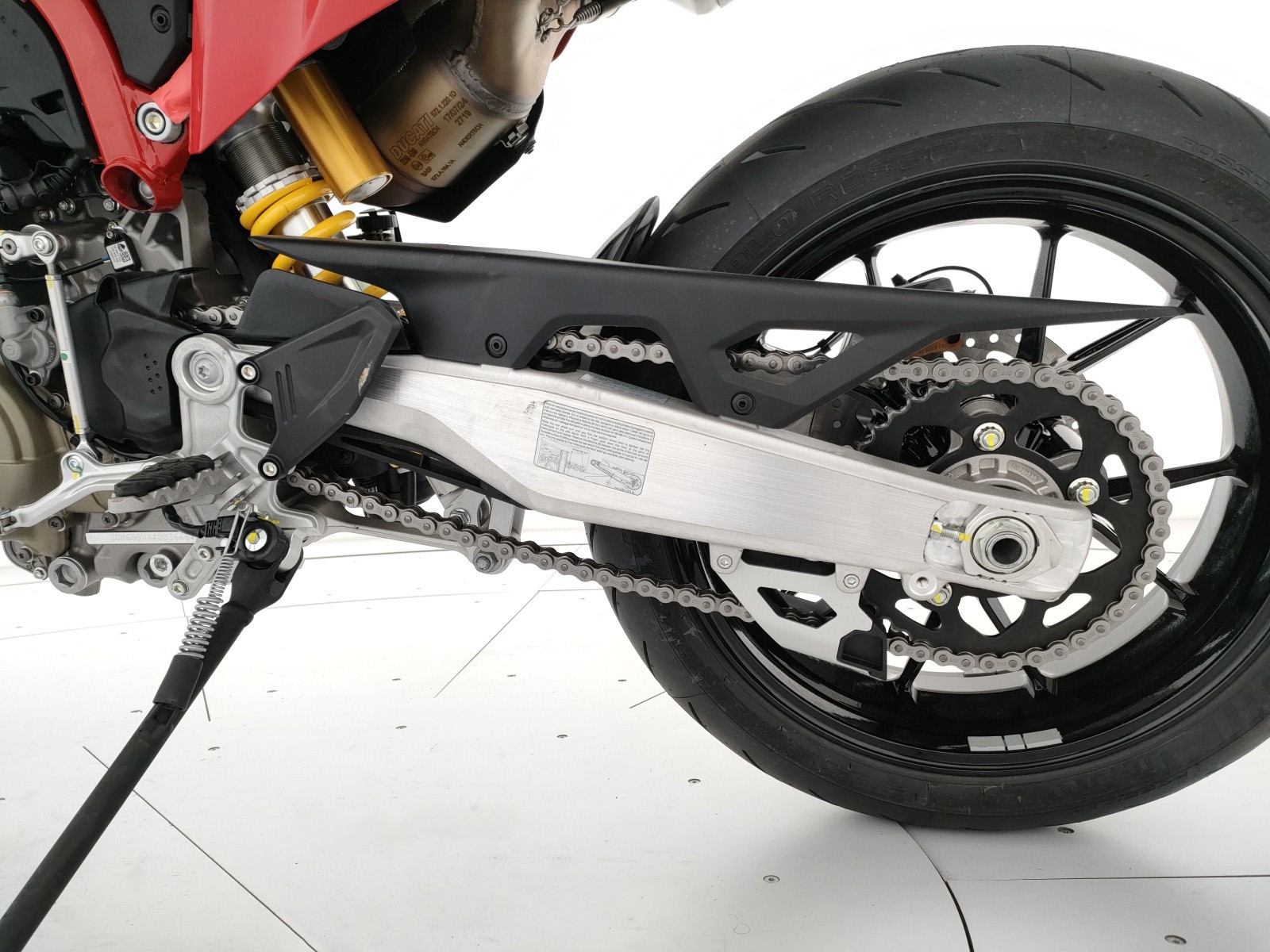 Ducati Hypermotard 698