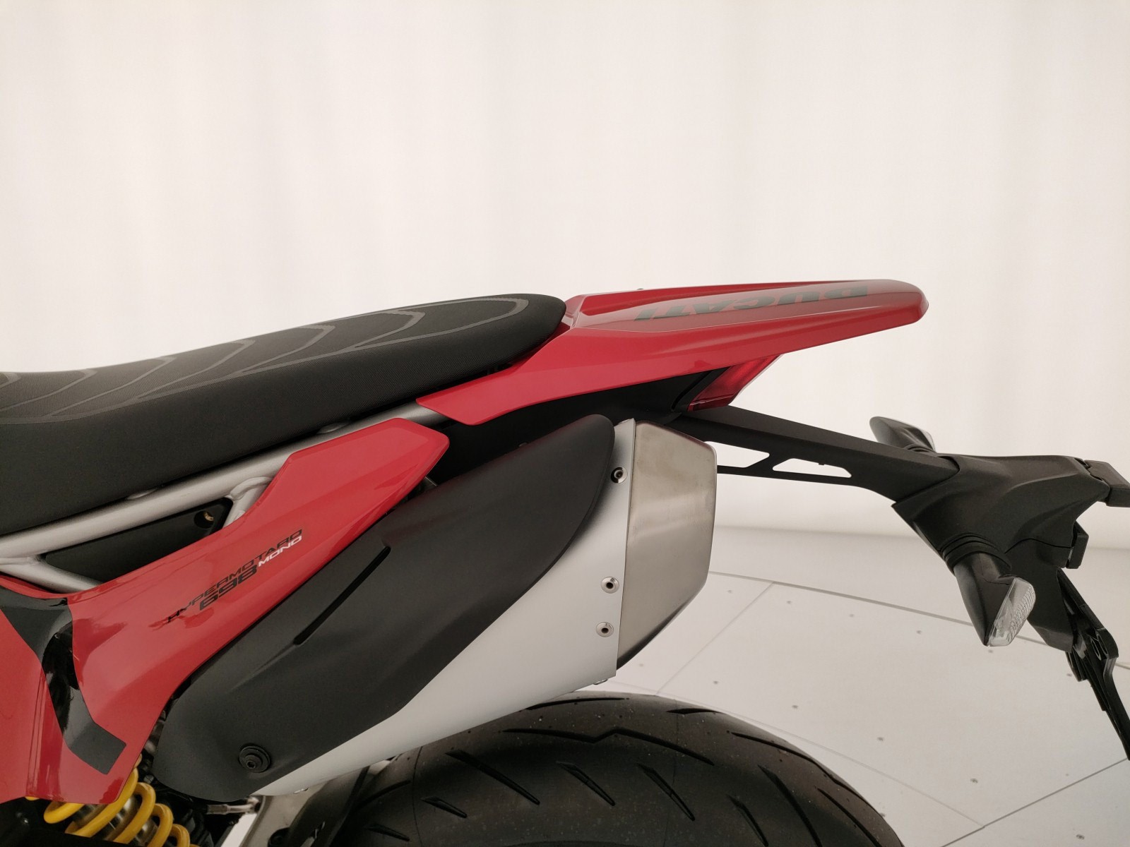 Ducati Hypermotard 698