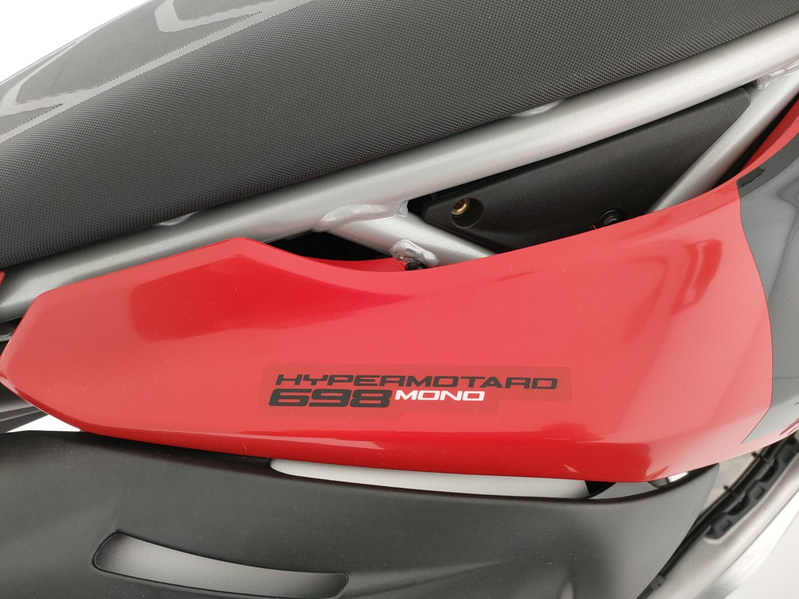 Ducati Hypermotard 698