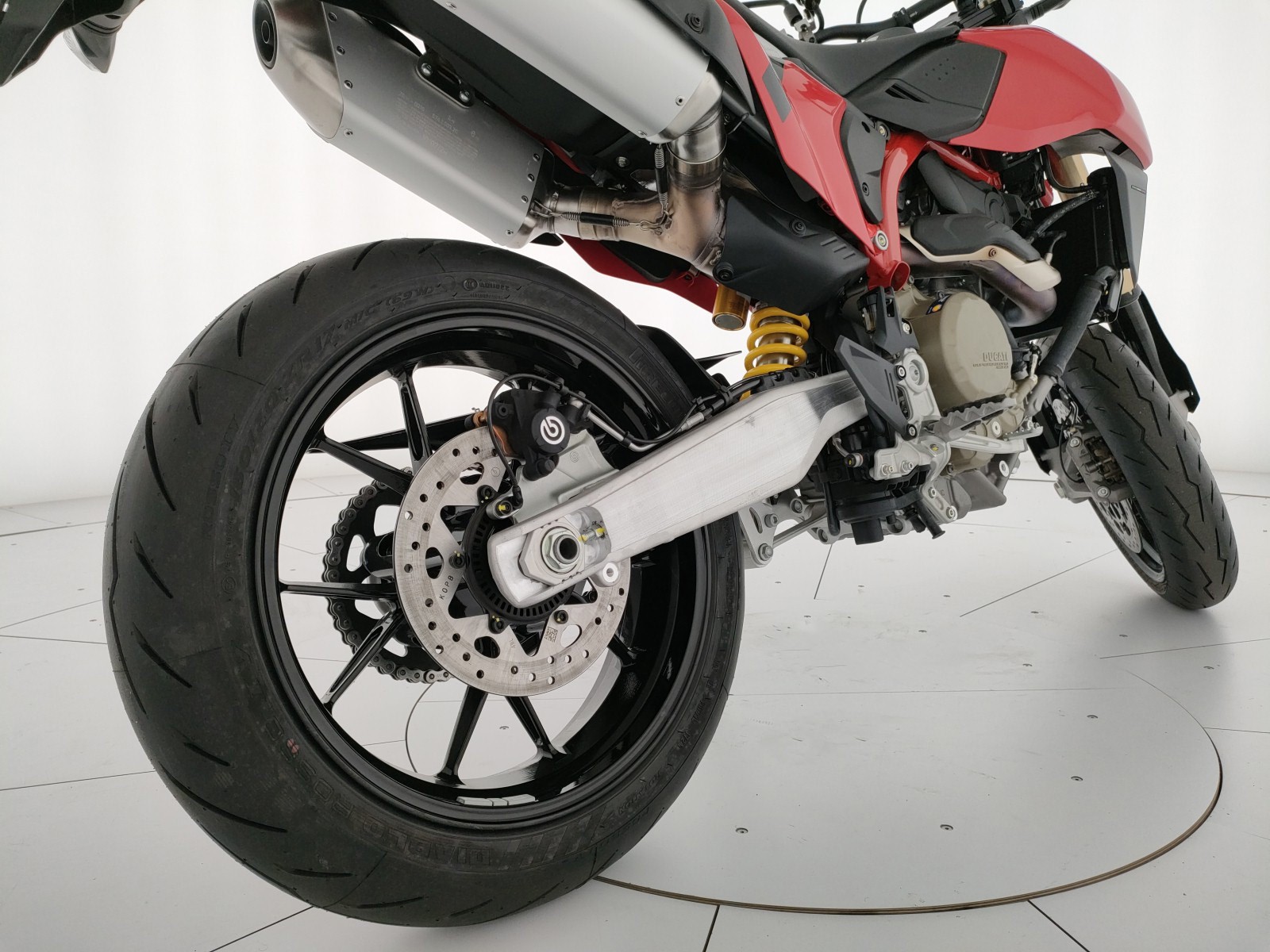 Ducati Hypermotard 698