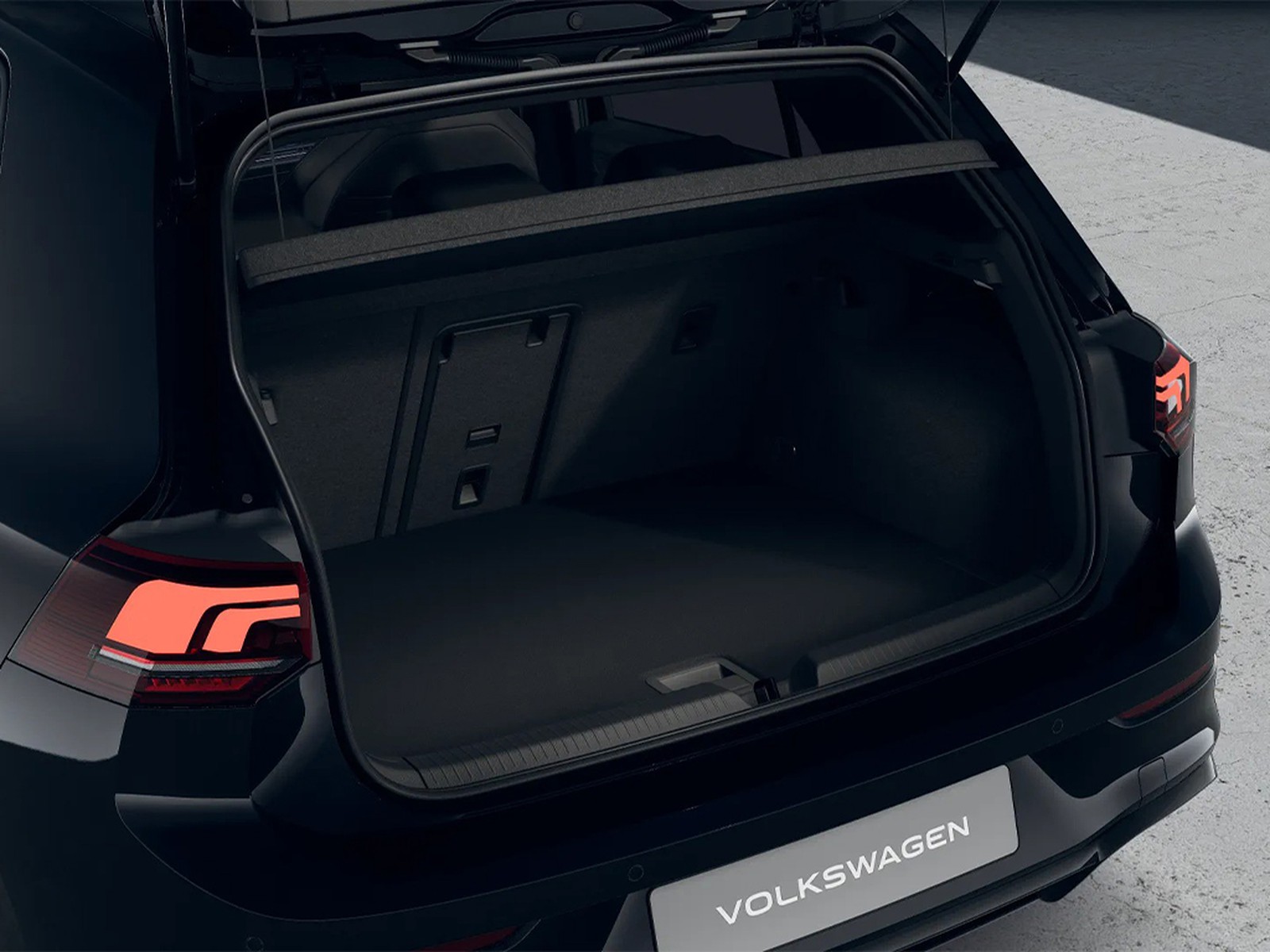 Volkswagen Golf 2.0 tdi r-line plus 150cv dsg