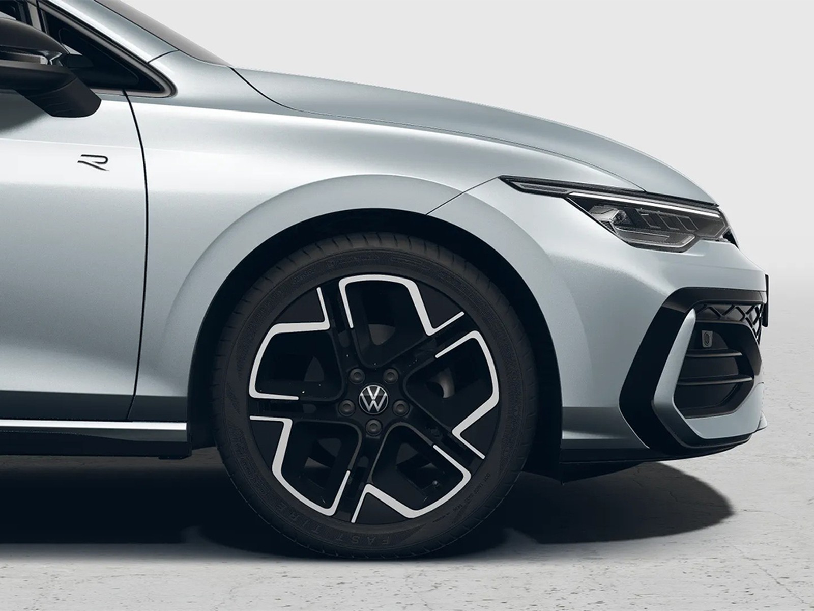 Volkswagen Golf 2.0 tdi r-line plus 150cv dsg