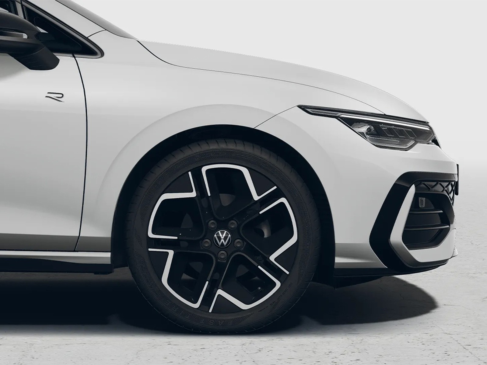 Volkswagen Golf 2.0 tdi r-line plus 150cv dsg