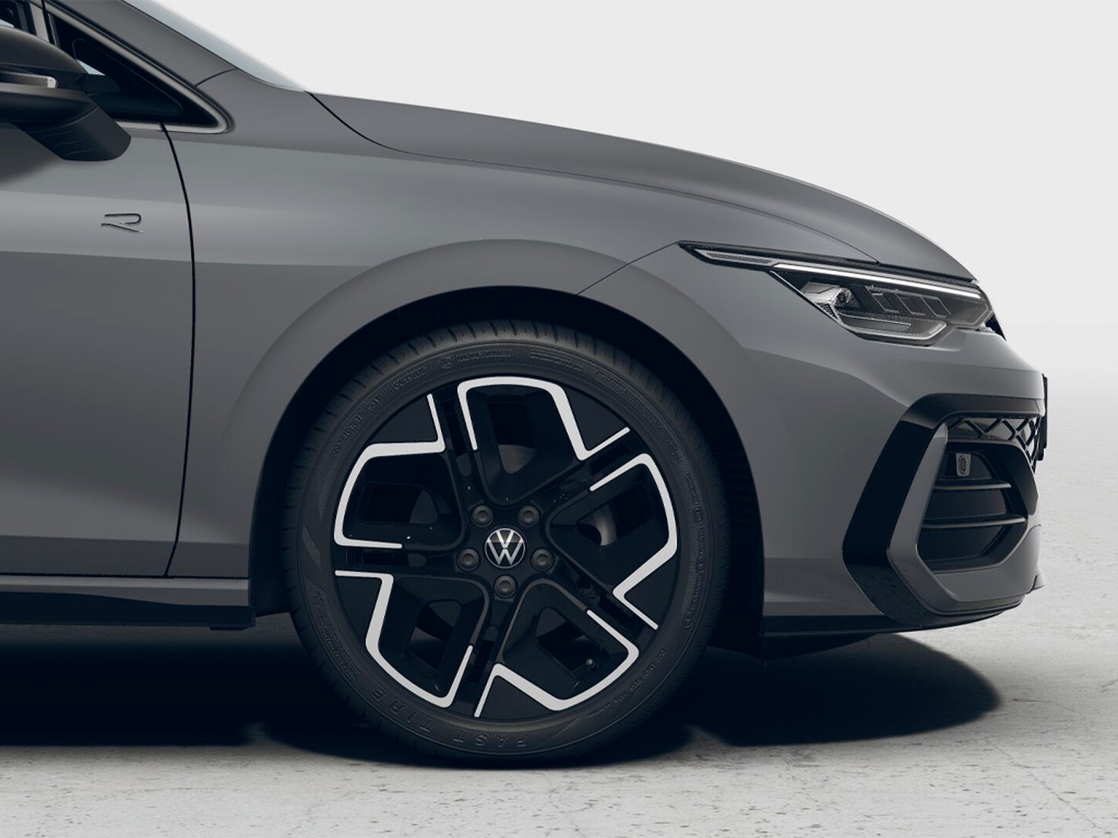 Volkswagen Golf 2.0 tdi r-line plus 150cv dsg