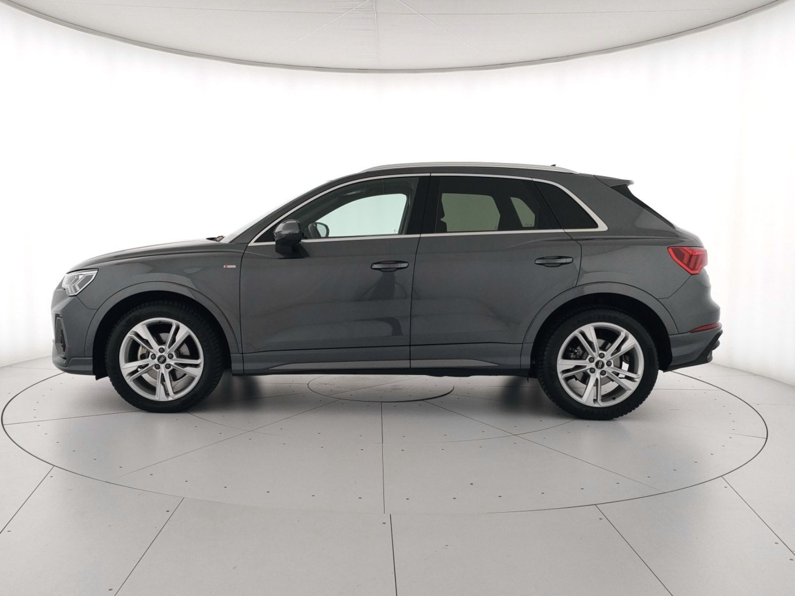 Audi Q3 35 2.0 tdi s line edition s-tronic
