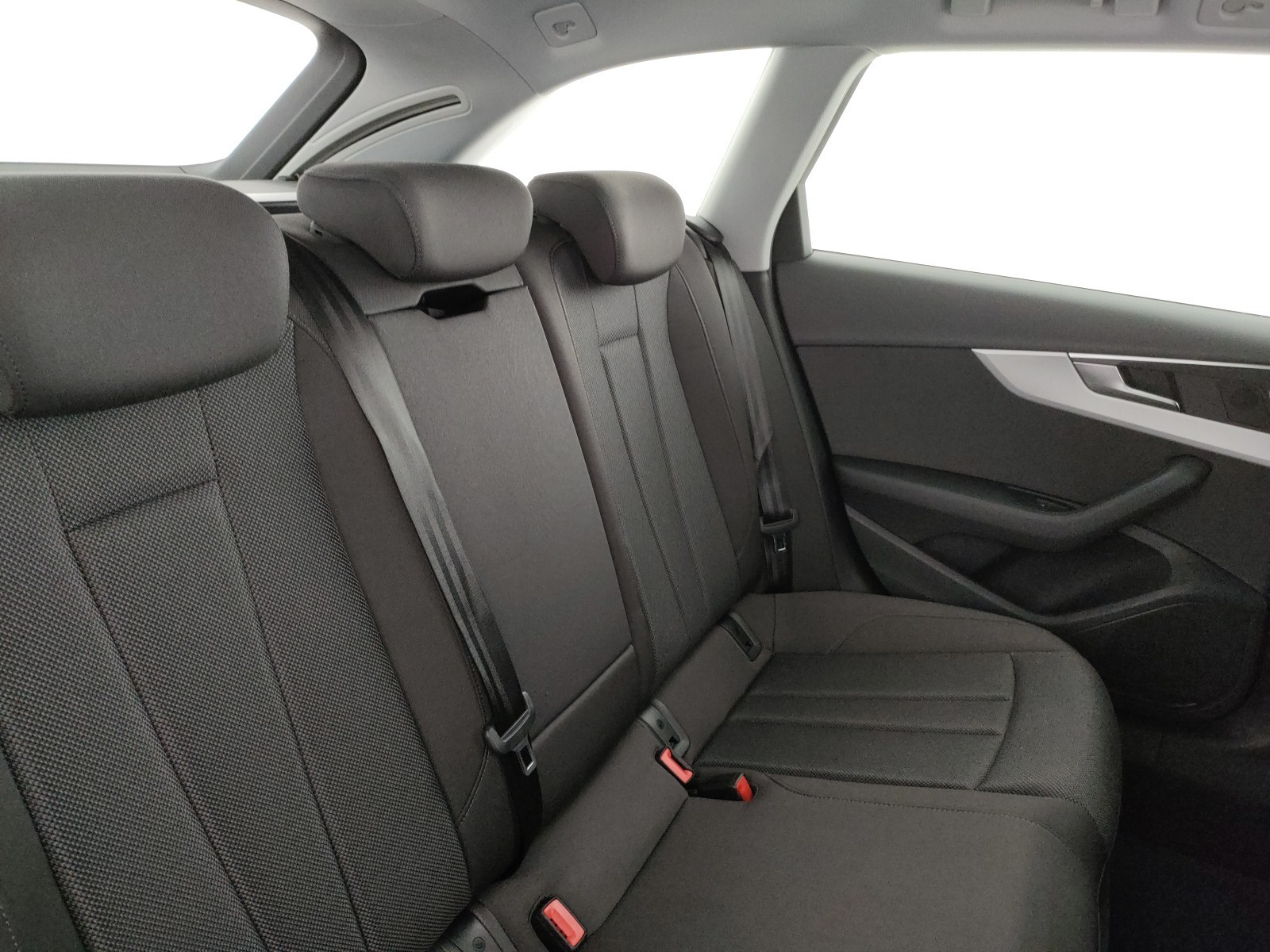 Audi A4 avant 35 2.0 tdi mhev business advanced 163cv s-tronic