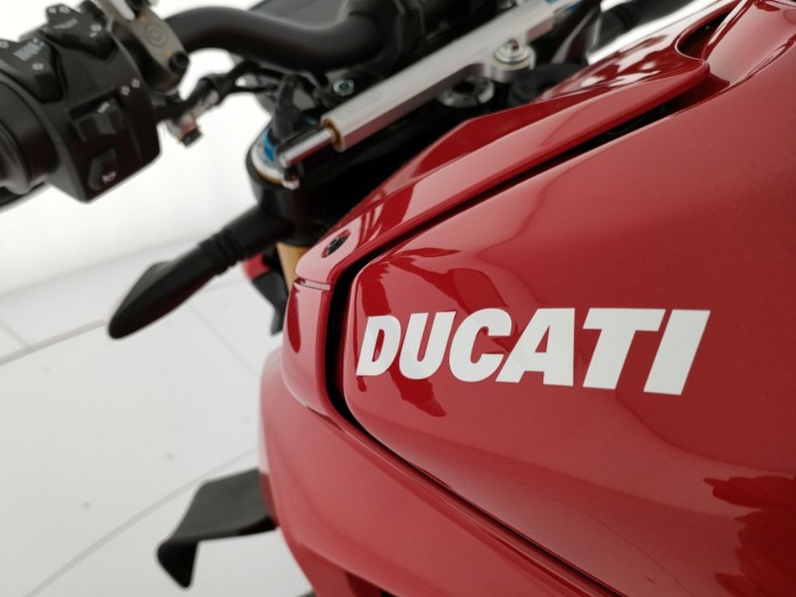 Ducati Streetfighter V4S RED 2021