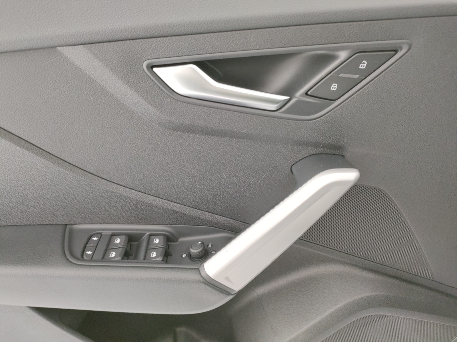 Audi Q2 30 2.0 tdi business s-tronic