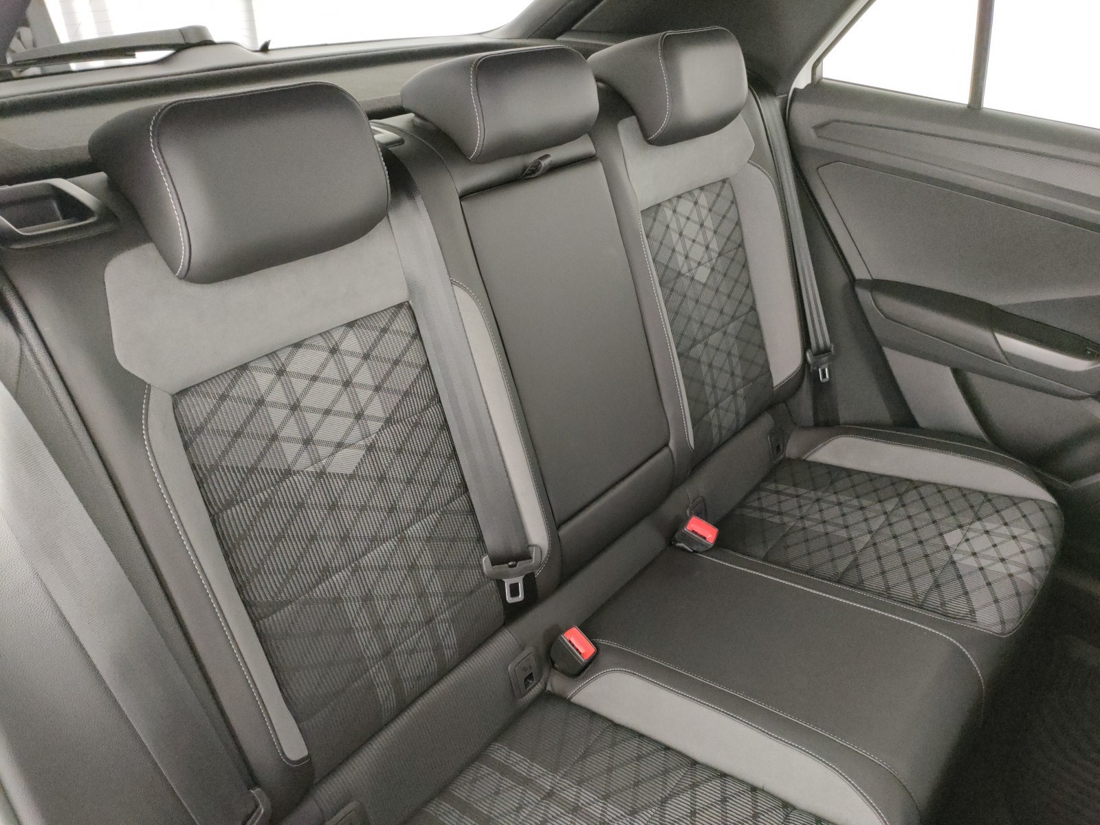 Volkswagen T-Roc 1.5 tsi r-line dsg