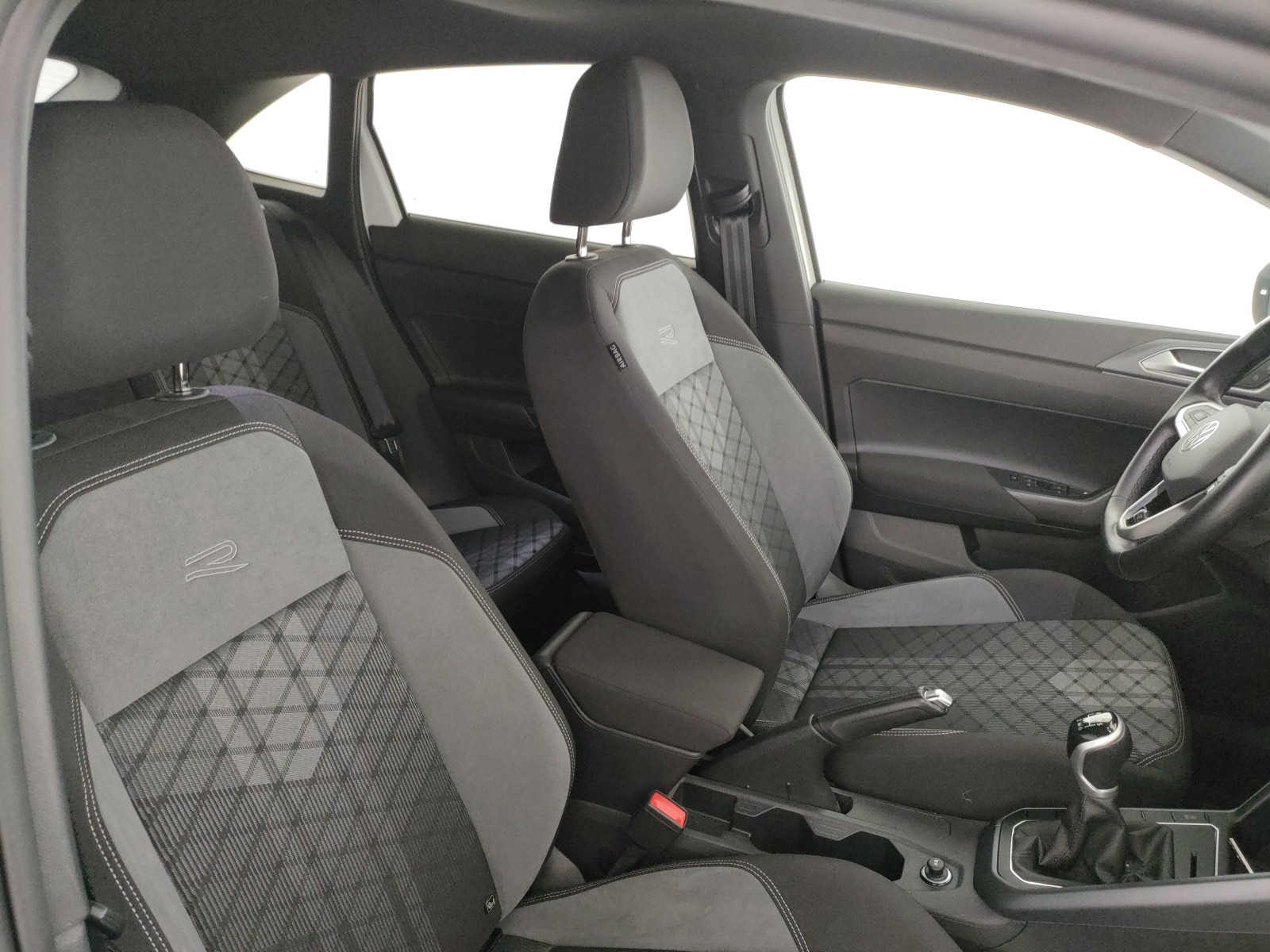 Volkswagen Taigo 1.0 tsi r-line 110cv