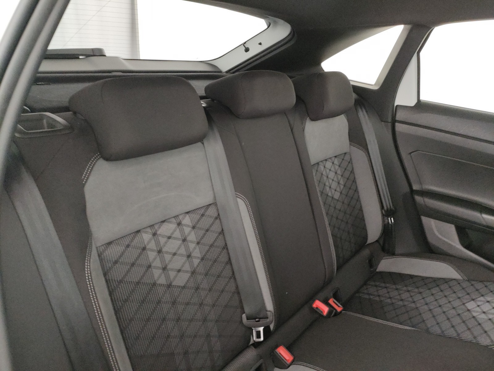 Volkswagen Taigo 1.0 tsi r-line 110cv