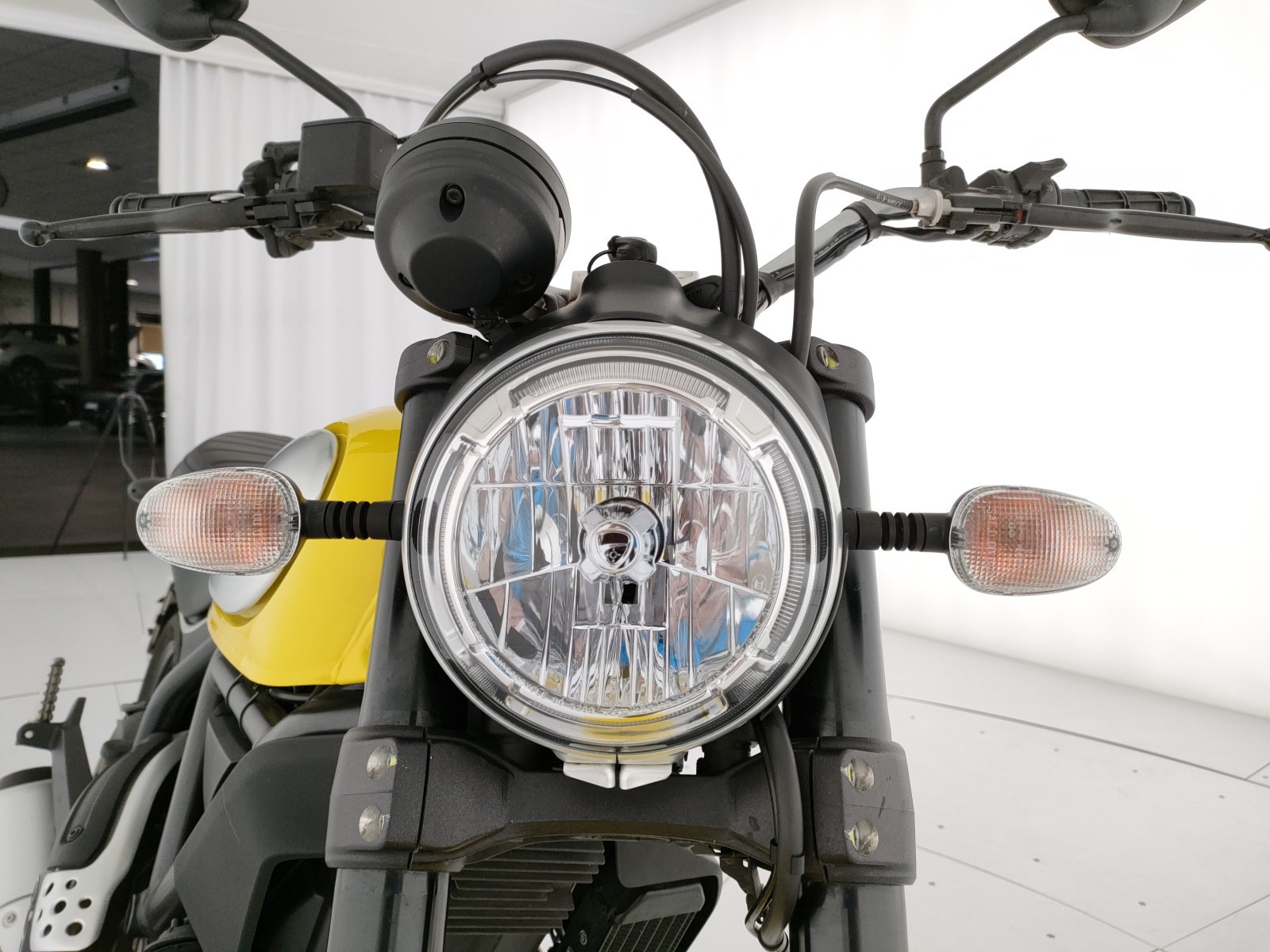 Ducati Scrambler 800 Icon Yellow my15