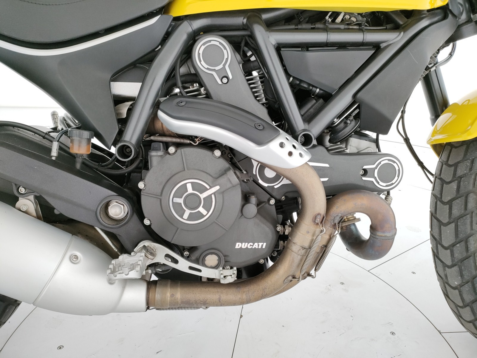 Ducati Scrambler 800 Icon Yellow my15