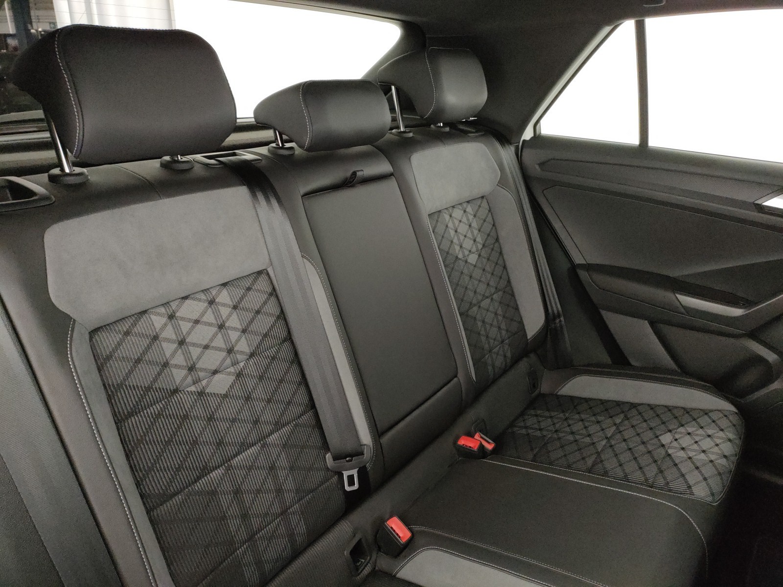 Volkswagen T-Roc 2.0 tdi r-line 150cv dsg