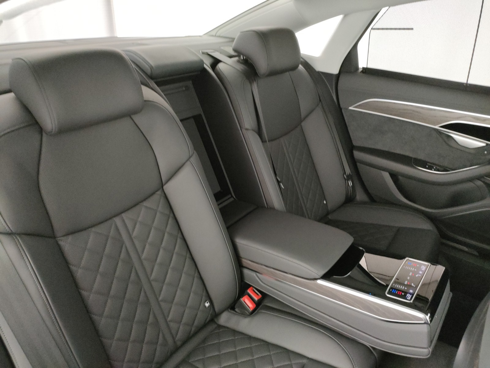 Audi A8 60 3.0 tfsi e quattro tiptronic