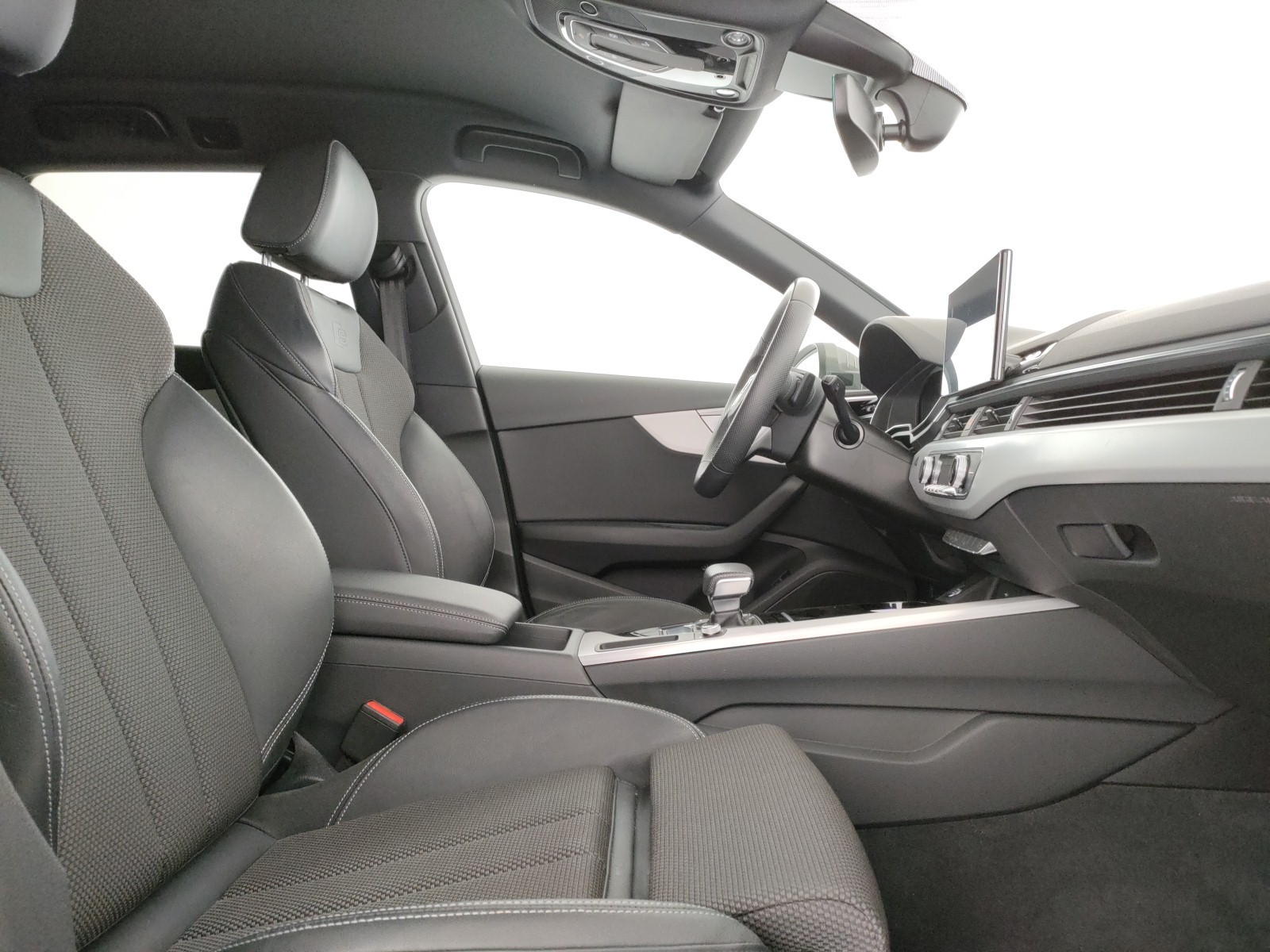 Audi A4 avant 35 2.0 tdi mhev s line edition 163cv s-tronic