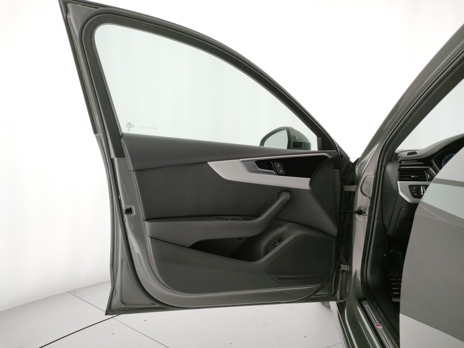 Audi A4 avant 35 2.0 tdi mhev s line edition 163cv s-tronic