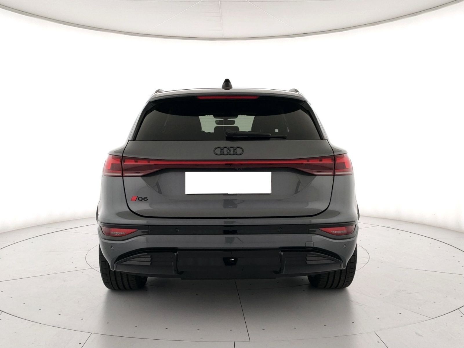 Audi Q6 e-tron performance business 326cv