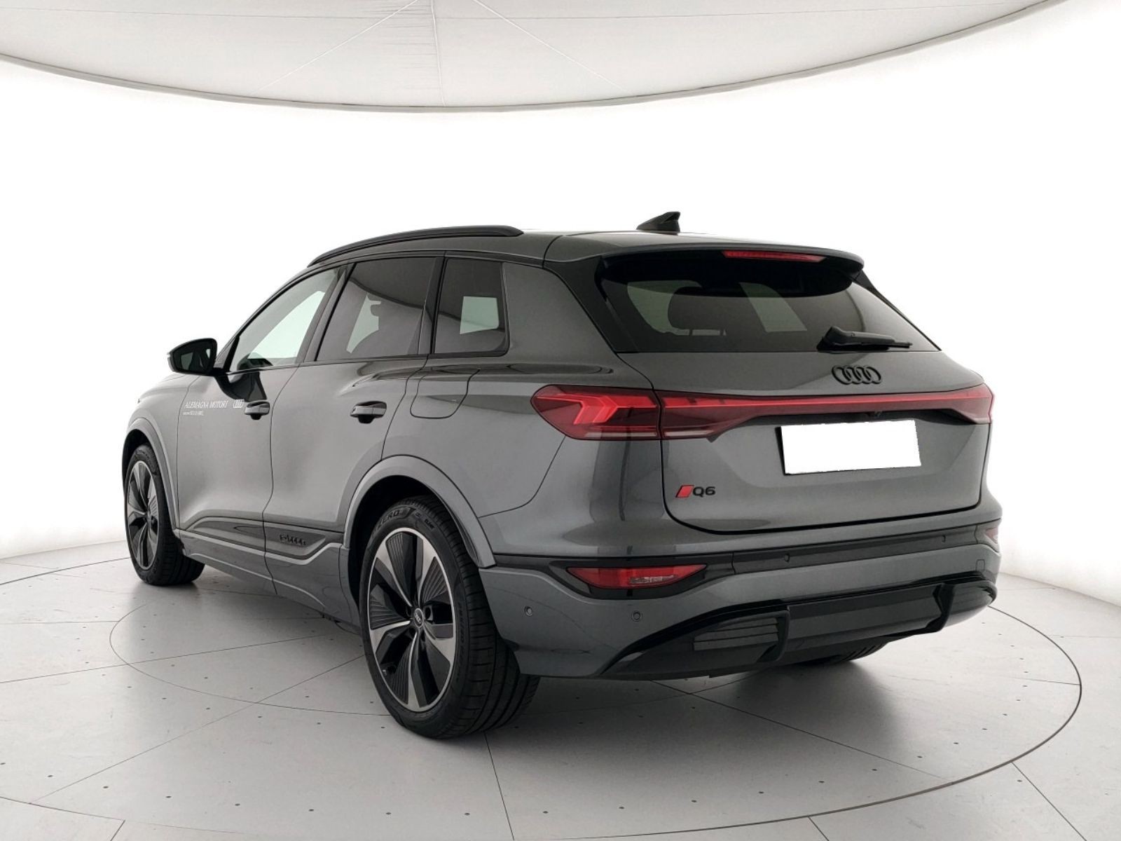 Audi Q6 e-tron performance business 326cv