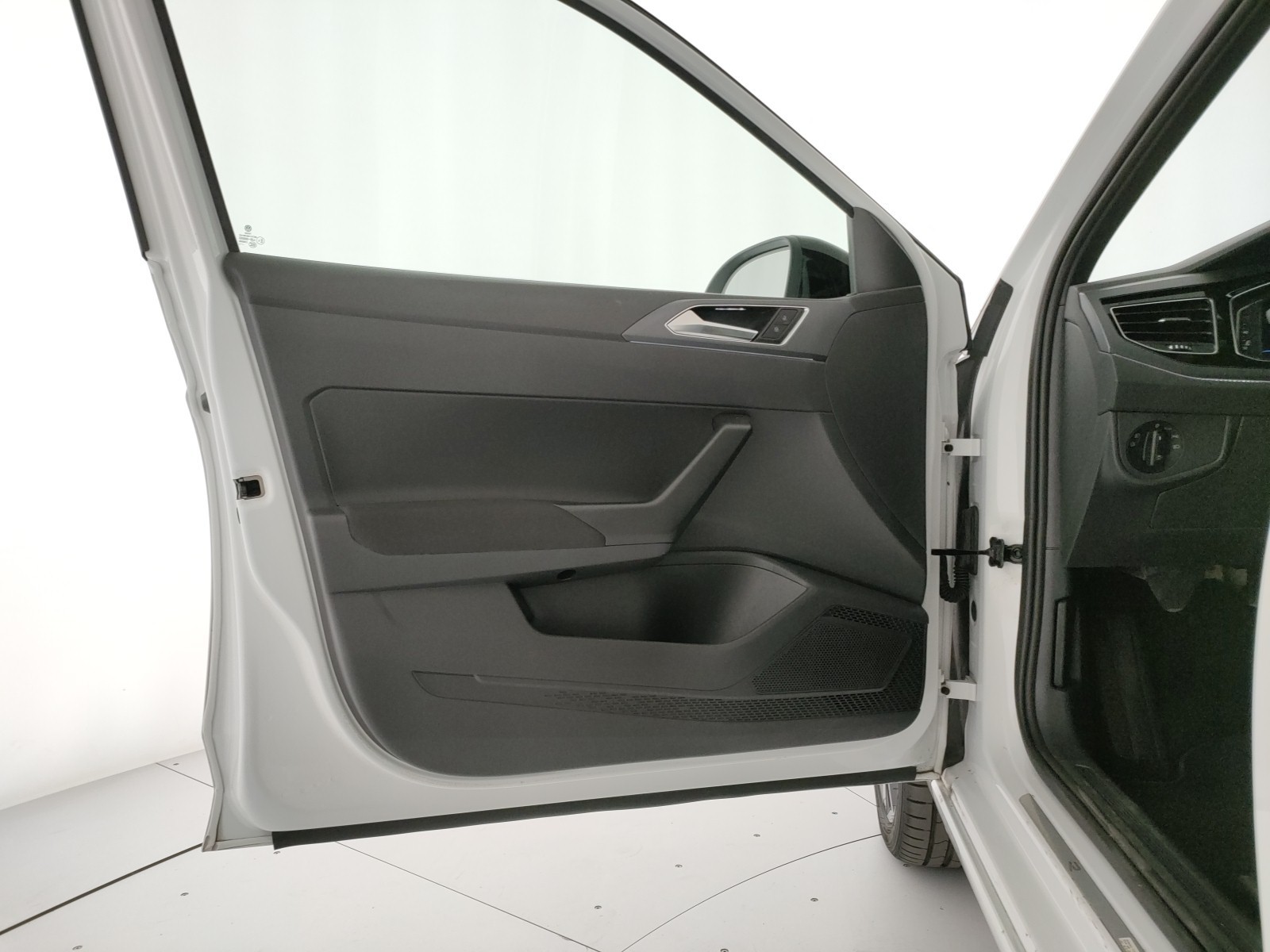 Volkswagen Taigo 1.5 tsi r-line 150cv dsg