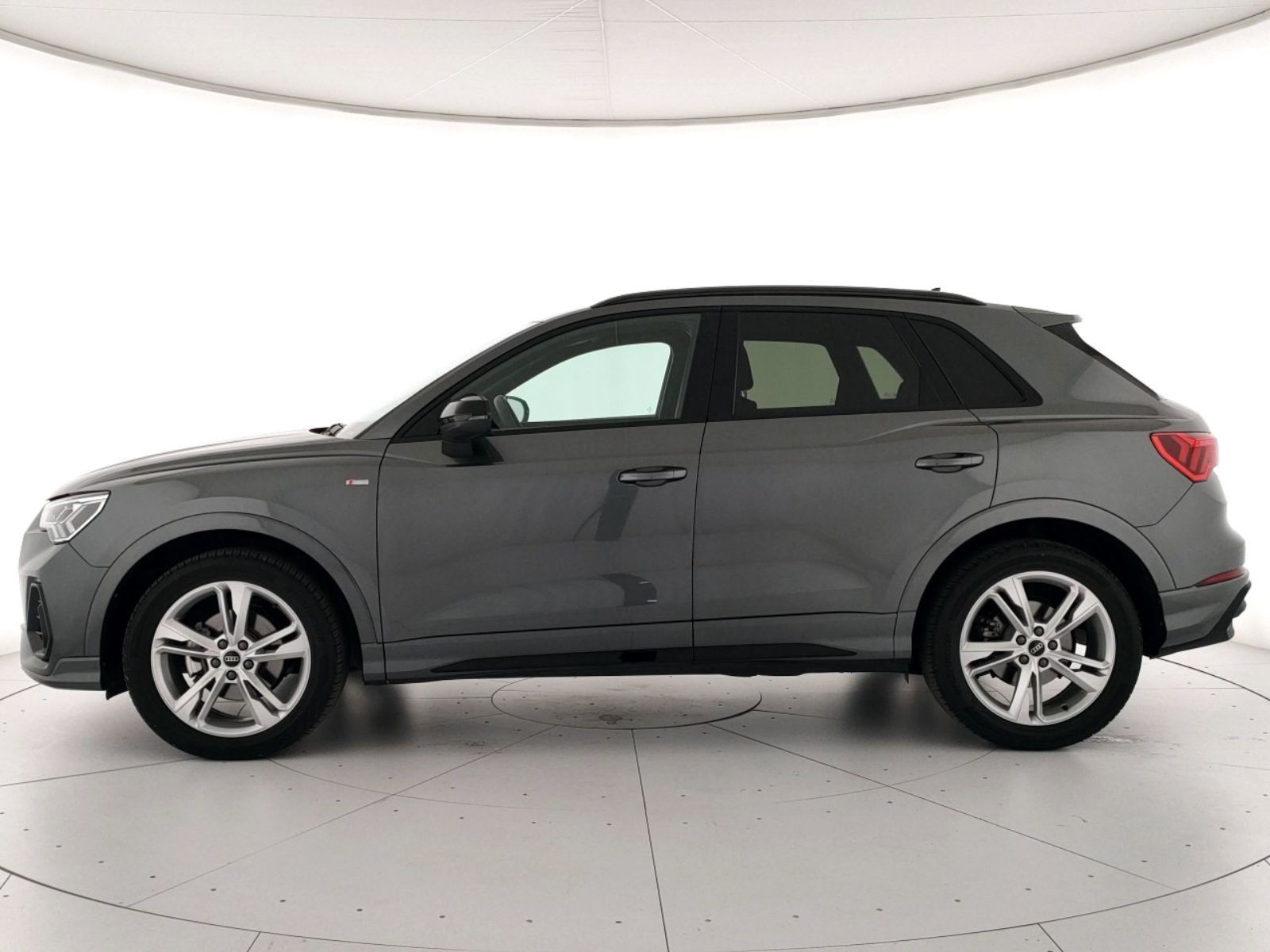 Audi Q3 35 2.0 tdi s line edition s-tronic