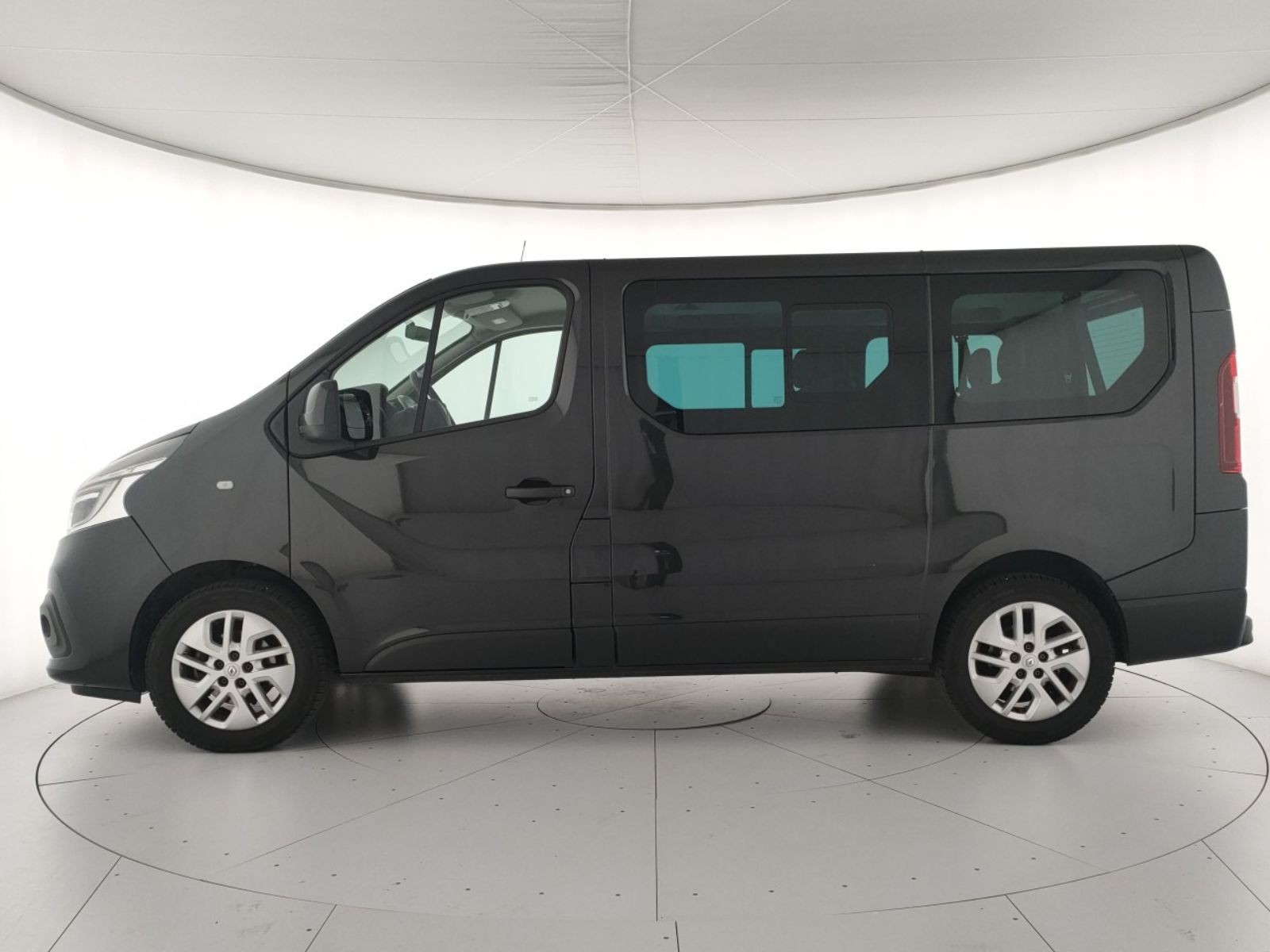 Renault Trafic passenger t29 2.0 dci 120cv l1h1 intens e6d-temp