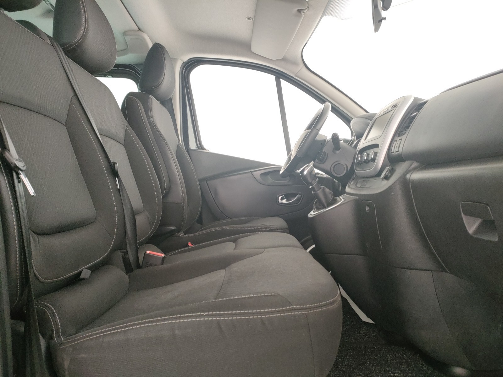 Renault Trafic passenger t29 2.0 dci 120cv l1h1 intens e6d-temp