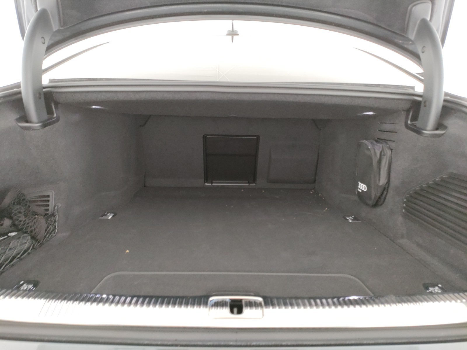 Audi A8 60 3.0 tfsi e quattro tiptronic