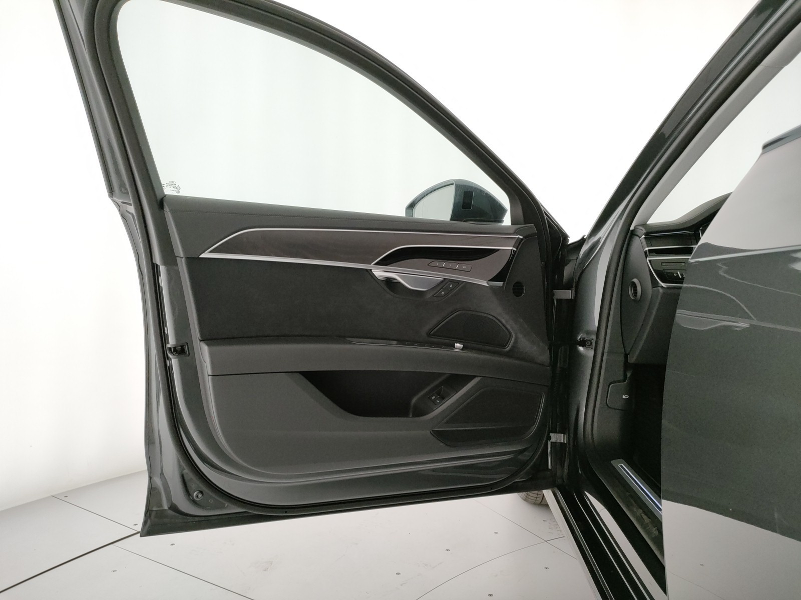 Audi A8 60 3.0 tfsi e quattro tiptronic