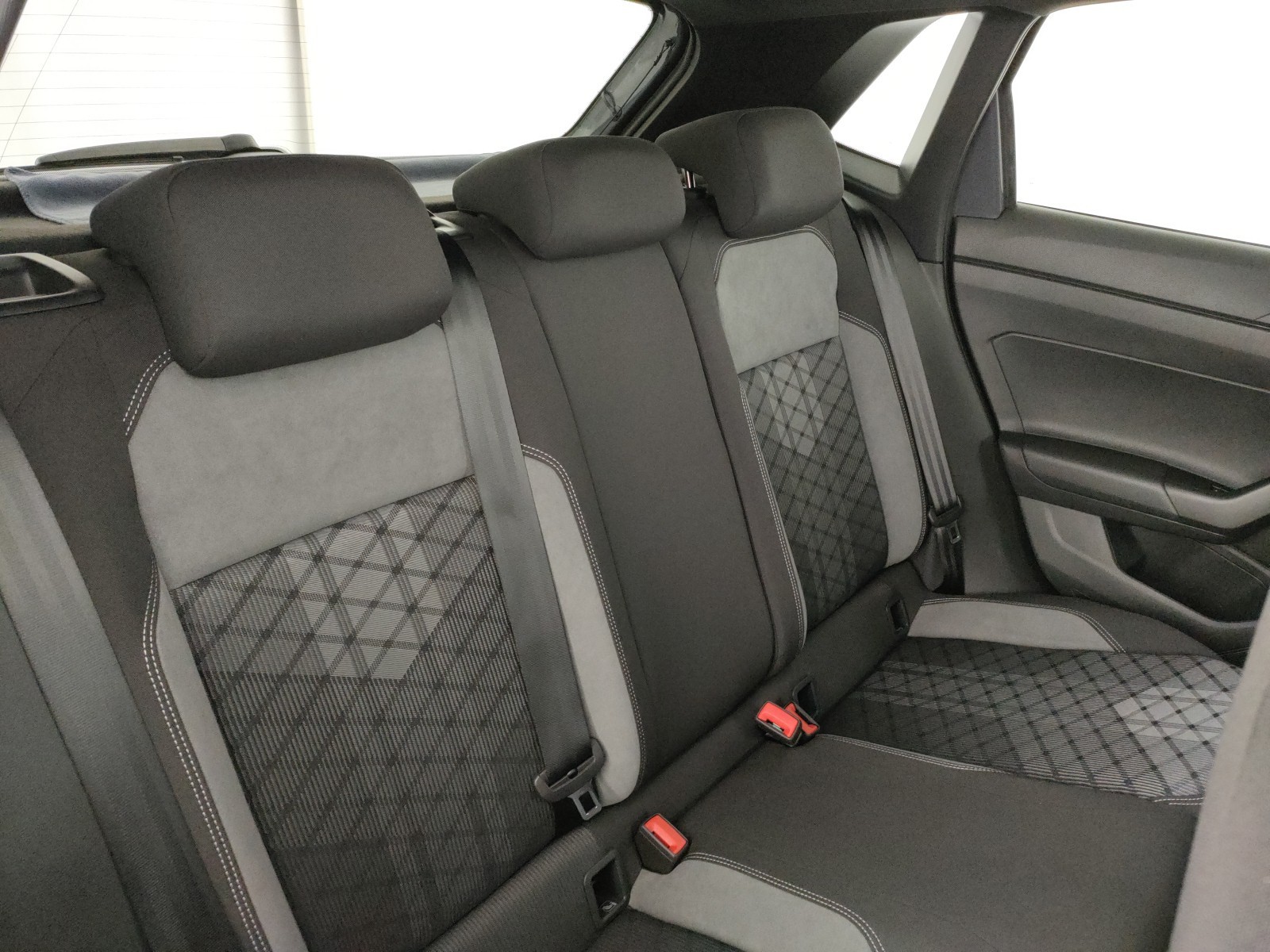 Volkswagen Polo 1.0 tsi r-line 110cv dsg