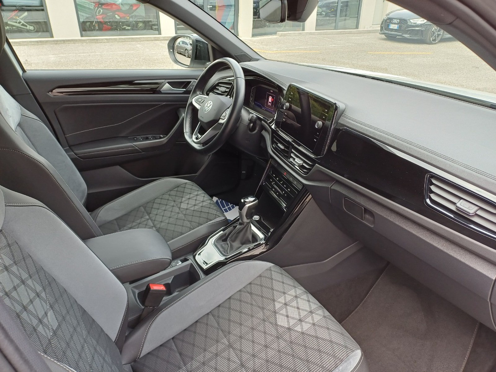 Volkswagen T-Roc 1.5 tsi r-line dsg