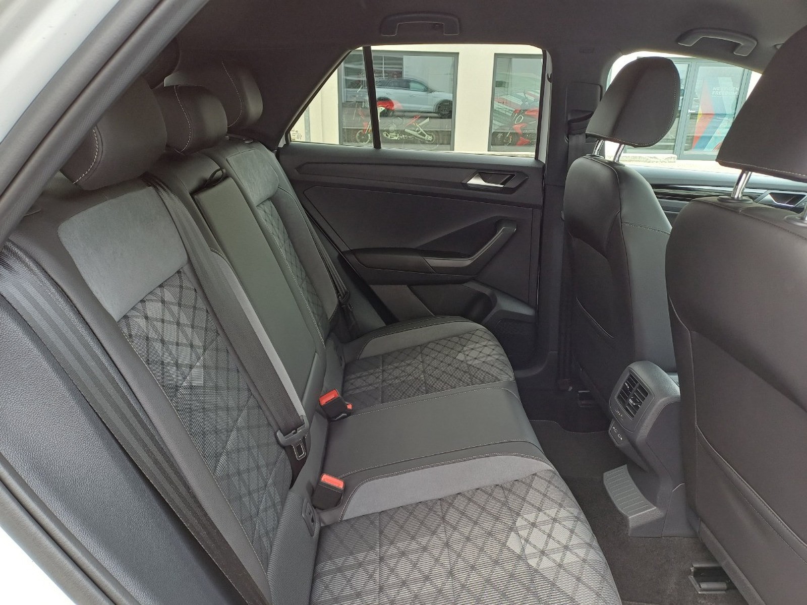 Volkswagen T-Roc 1.5 tsi r-line dsg