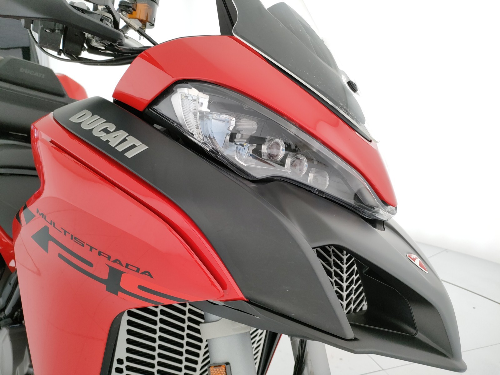 Ducati Multistrada V2 950 S Red