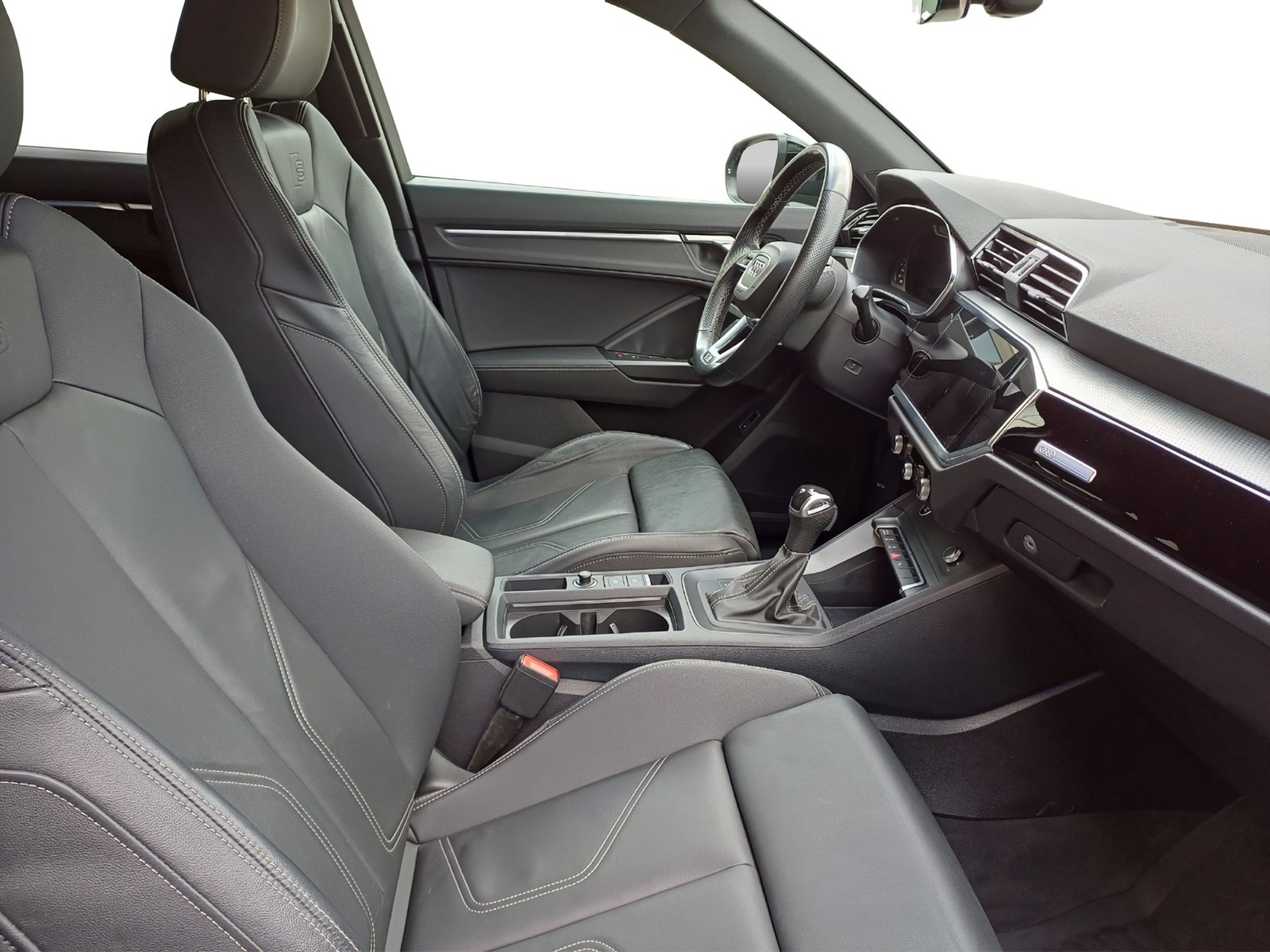 Audi Q3 35 2.0 tdi identity black s-tronic