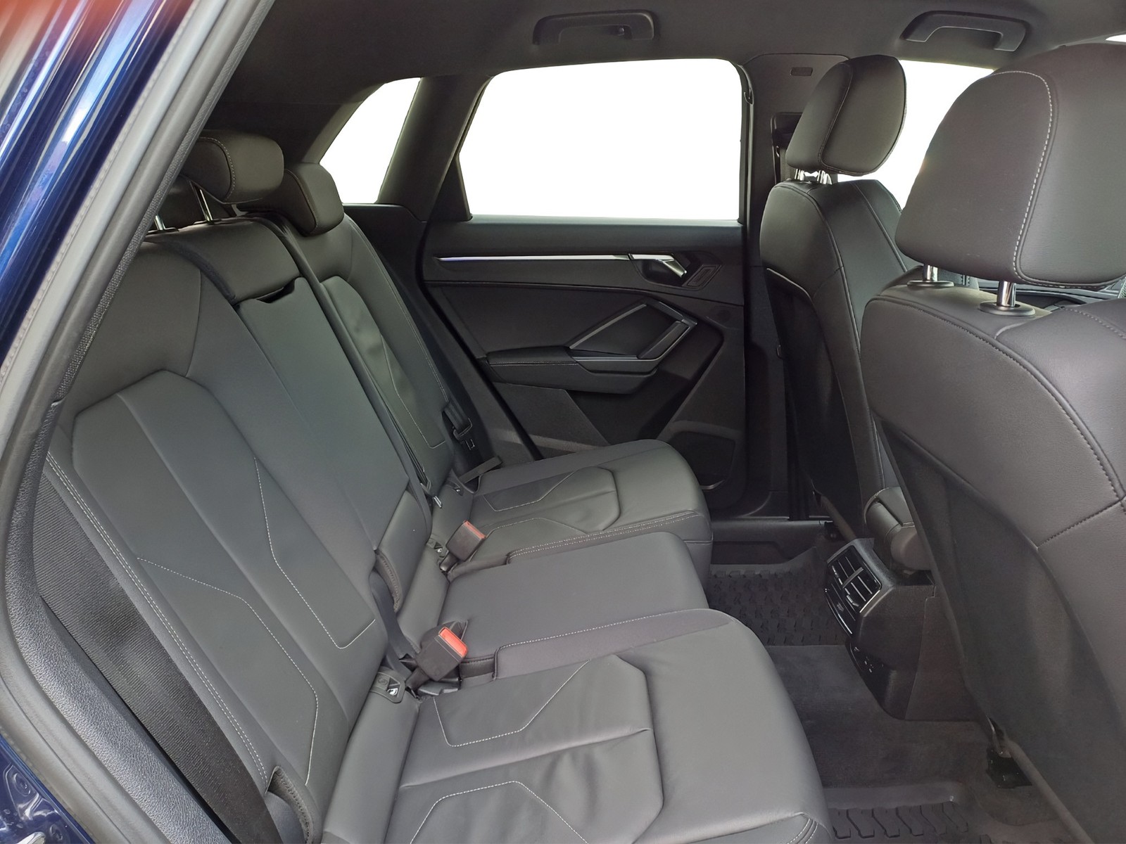 Audi Q3 35 2.0 tdi identity black s-tronic