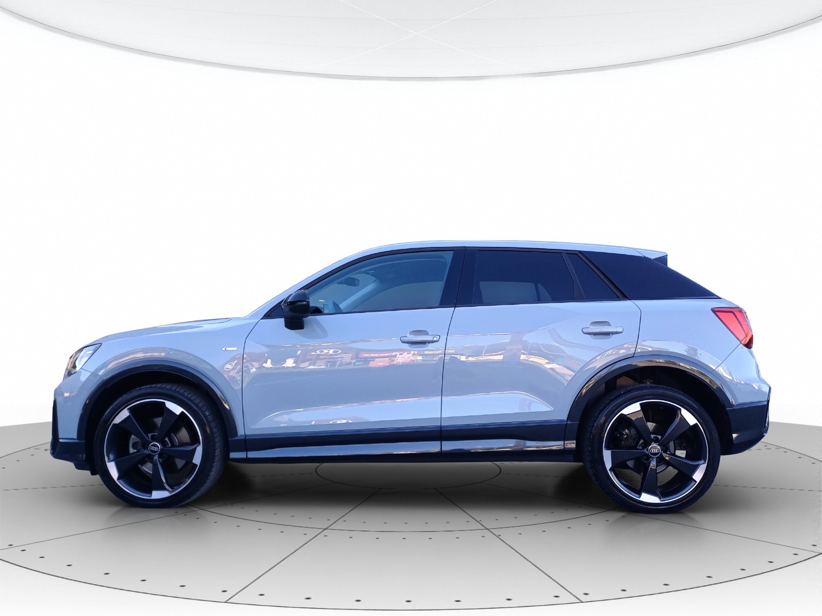 Audi Q2 35 1.5 tfsi identity black s-tronic