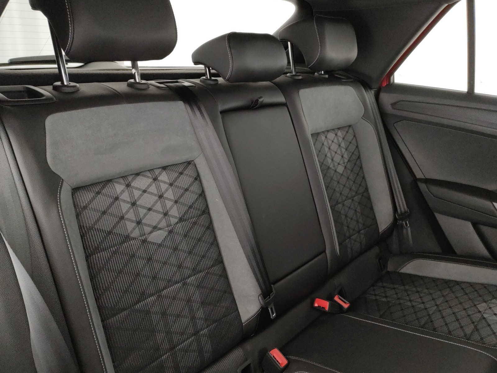 Volkswagen T-Roc 1.0 tsi r-line 110cv