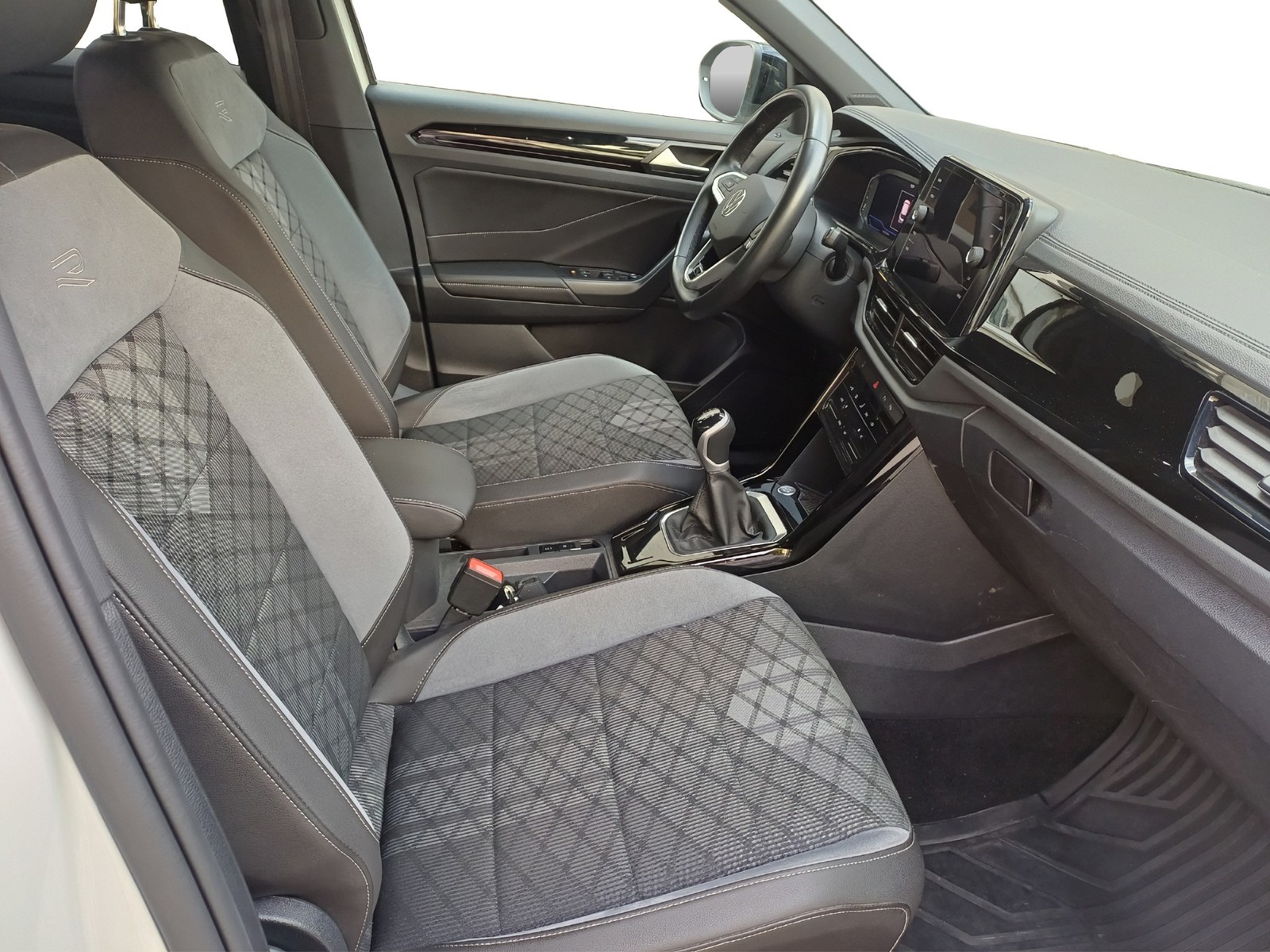 Volkswagen T-Roc 1.0 tsi r-line 110cv