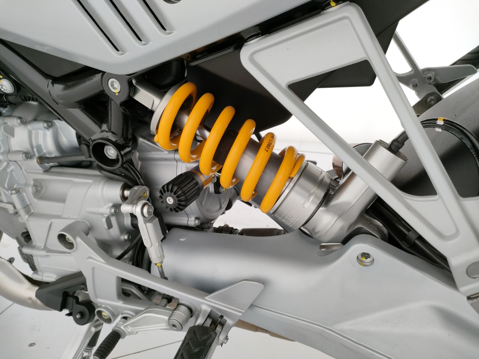 Moto Guzzi V 100 V100 Mandello S my23