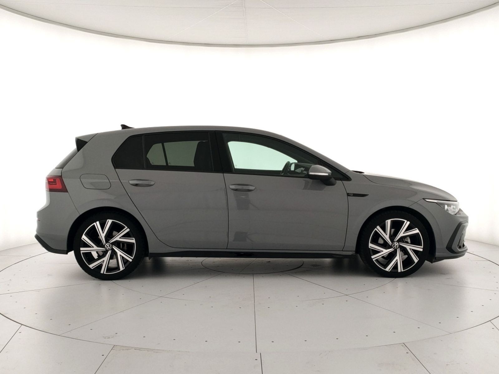 Volkswagen Golf 2.0 tdi r-line 150cv dsg