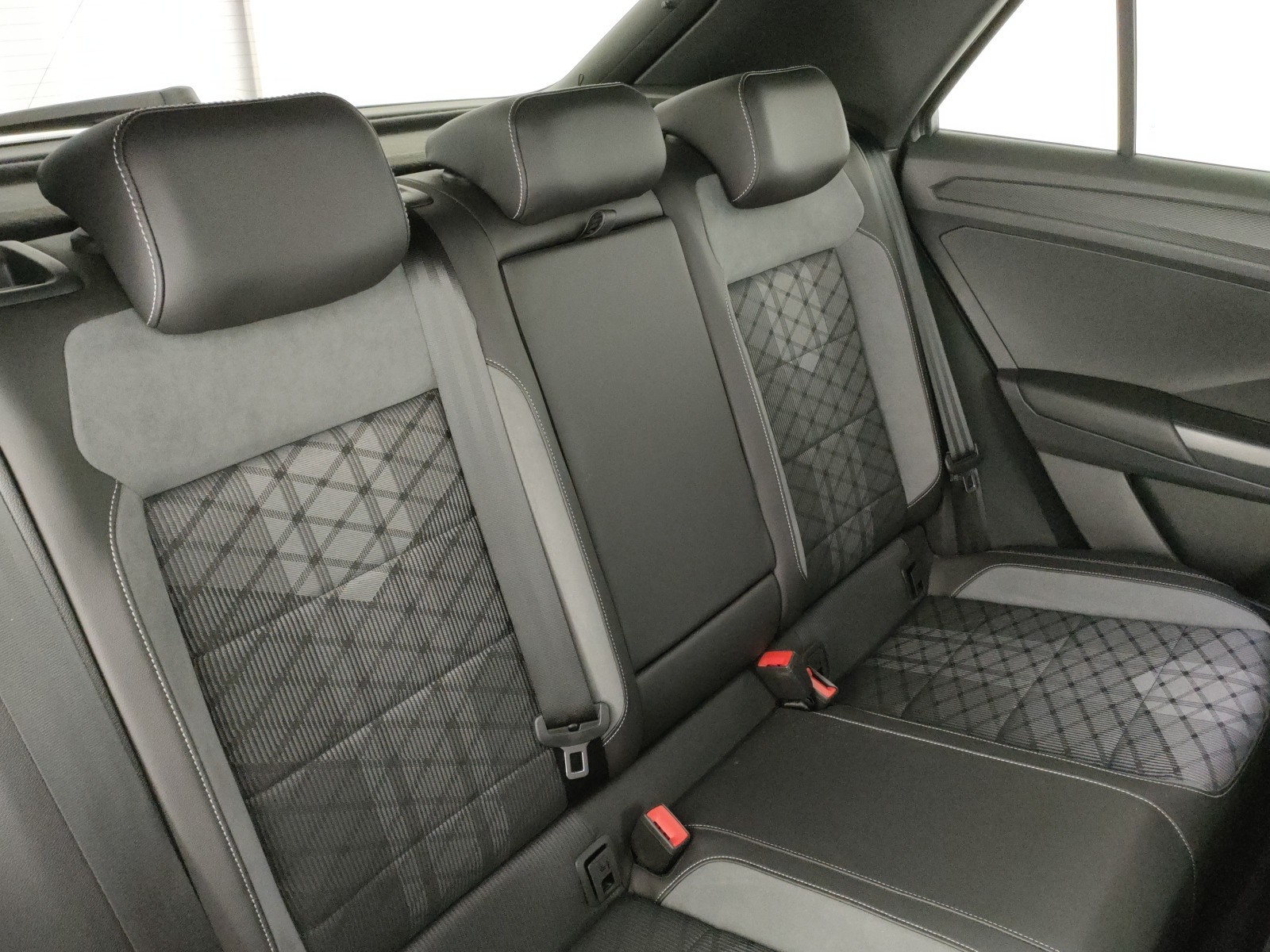Volkswagen T-Roc 1.5 tsi r-line dsg