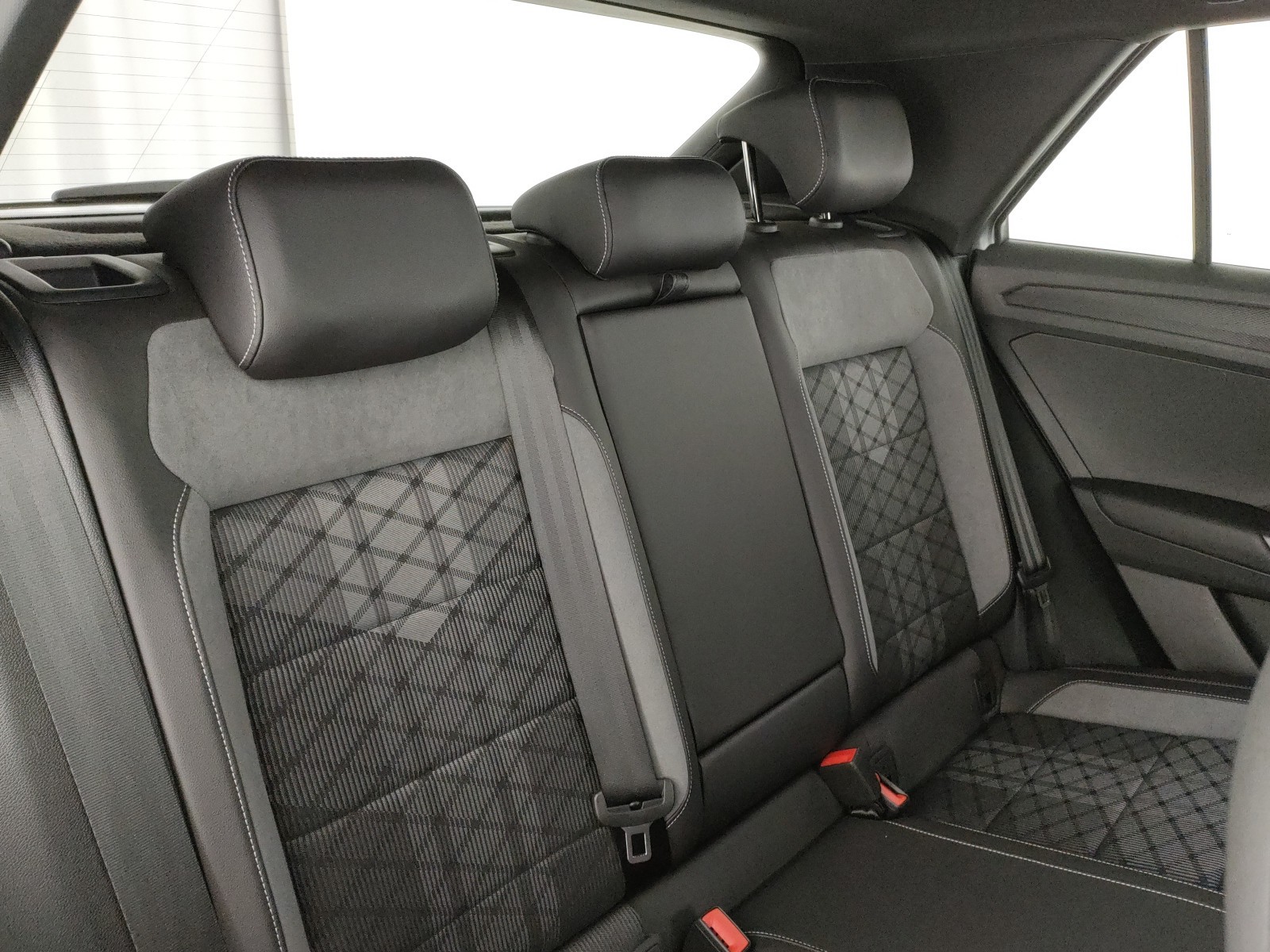 Volkswagen T-Roc 2.0 tdi r-line 150cv dsg